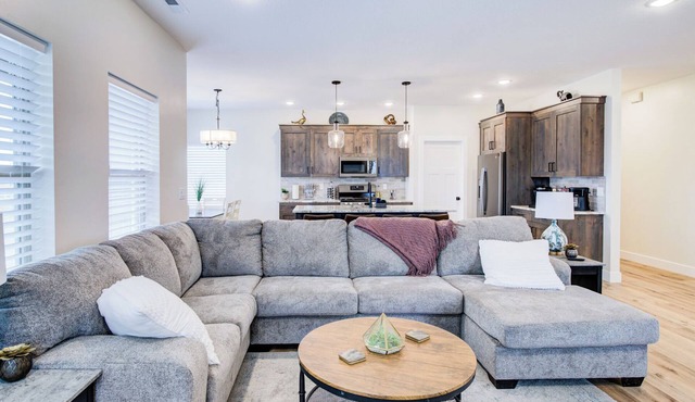 Comforable 3 bed 3 bath home in Cedar City