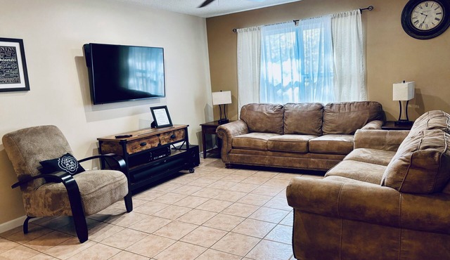Convenient, and Clean Home 1BR in Springdale