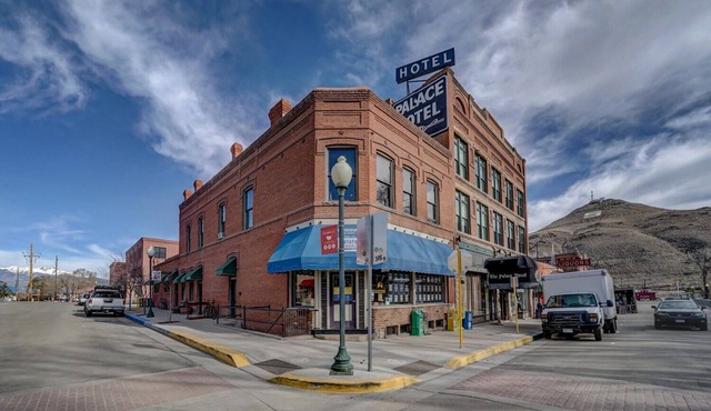 Corner Condo- the Perfect Location for Your Salida Getaway! in Salida