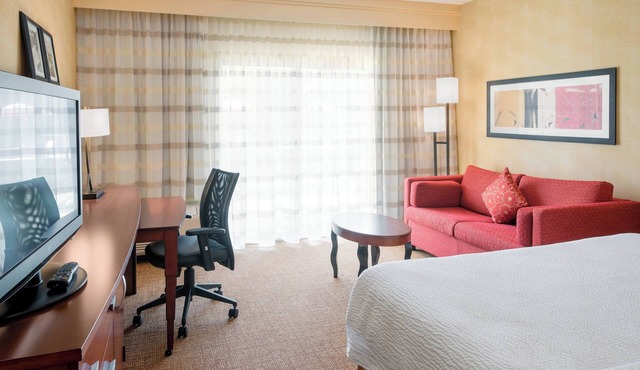 Courtyard by Marriott Chicago Naperville in Naperville