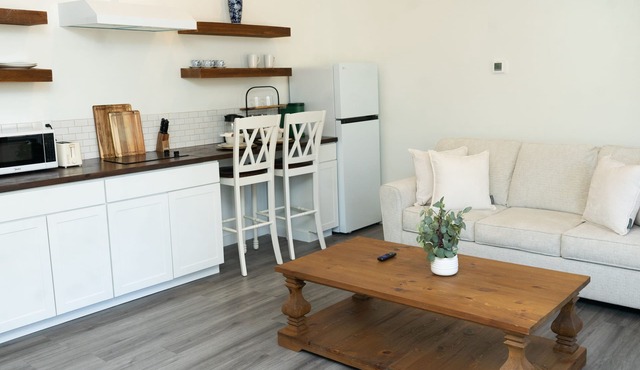Cozy 1-bedroom modern barn in wonderful Carrollton near UWG and South Wire in Carrollton
