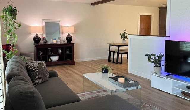 Cozy 2-bedroom house with WiFi and AC in Plainview in Plainview