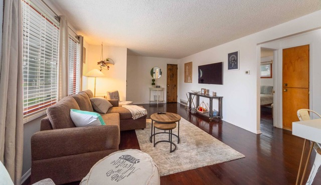 Cozy 2BD 1BTH Duplex! KING BED! in Spokane