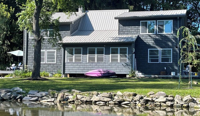 Creekfront Retreat on Yellow Breeches, Sleeps 8, Kayaks, Firepit, Fishing in Boiling Springs