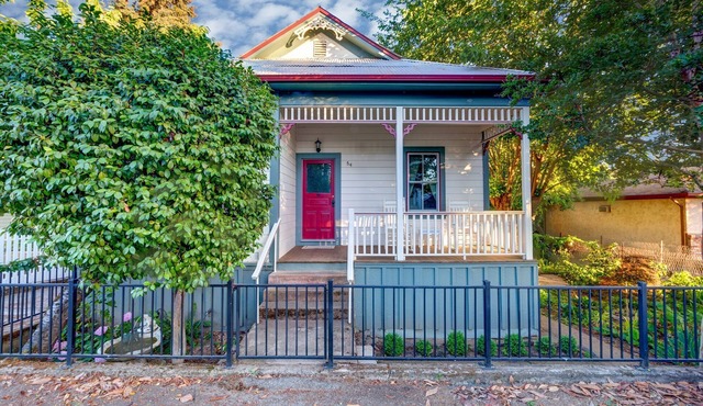 Creekside Home in Historic Sutter Creek in Sutter Creek