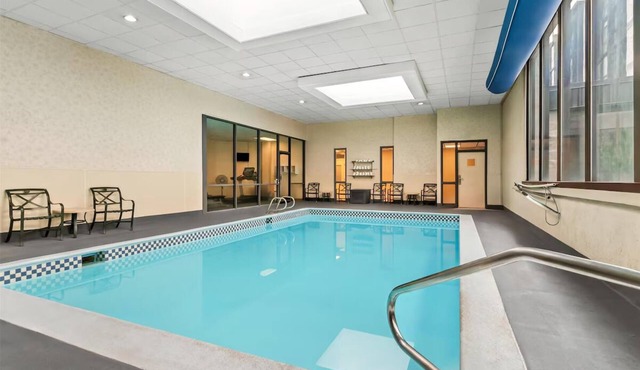 Deluxe Queen Perfect Room for Leisure or Business Close to Wyoming State Capitol in Cheyenne