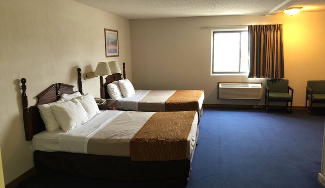 Denison Inn & Suites in Denison