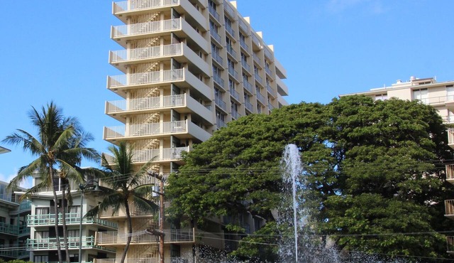 Diamond Head Gem on the Gold Coast of Waikiki