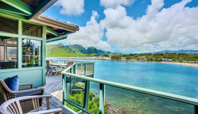 Direct Oceanfront Kalapaki Beach Home, Wrap-Around Lanai, A/C, Views, Sleeps 8