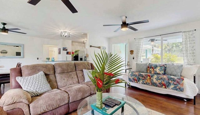 Dog-Friendly Pahoa Home Near the Ocean with Lanai, W/D & WiFi
