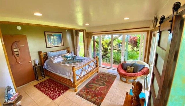 Dolphin Room at Maui Eco Retreat: Ocean Views & Private Waterfall!