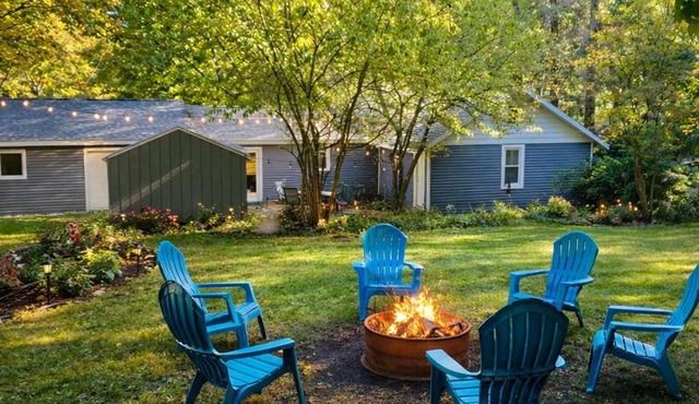 Downtown Bellaire, Close to Hiking, Biking, Golf, Lakes,Pets friendly in Bellaire