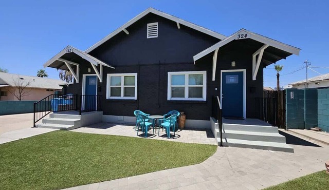 Downtown Phoenix Triplex w/Backyard & Free in Phoenix