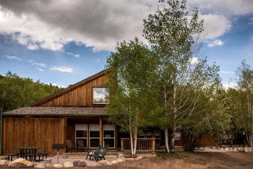 Eco-Friendly Cabin with Views of the Rocky Mountains in Colorado in Salida