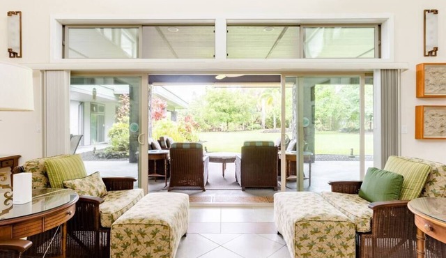 Estate on Tropical Acre - Harmony in Paradise