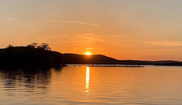 Experience Dockside Living on Table Rock Lake w/Easy Walk-In Access, Dog-Friendly & Free Tickets in Hollister