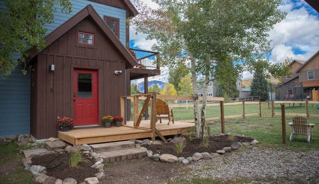 Fenced Backyard! Dog-friendly! Bus Shuttle! in Crested Butte