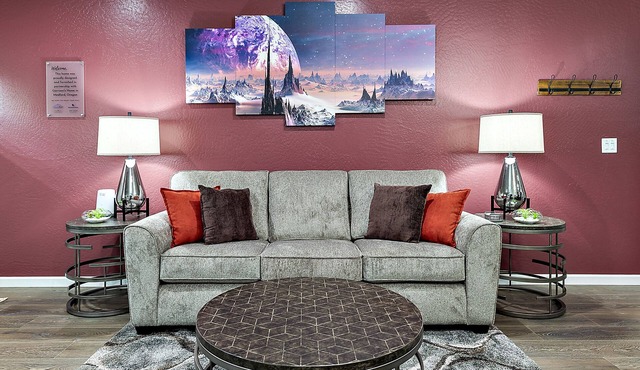 Galaxy-Themed, Fastest WiFi, 3 King Beds Home in Medford
