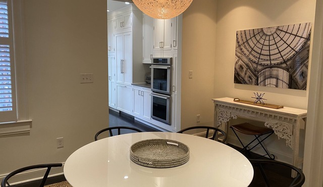 Georgetown Quintessentail Home, 3 BR 2 BA + office and patio in Washington
