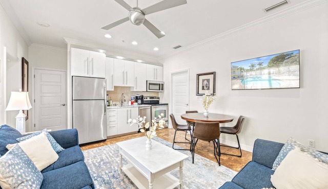 Gertrude's Siesta | Private Patio, Pool, Jacuzzi | 1 Min to Beach | 4 Min to Dining & Music! in Siesta Key