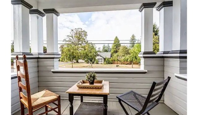 Gorgeous historical home close to everything! in Eugene