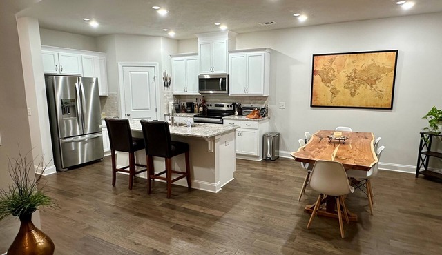 Gorgeous Luxury Townhome Rental for MASTERS & Augusta National Women's Amateur in North Augusta