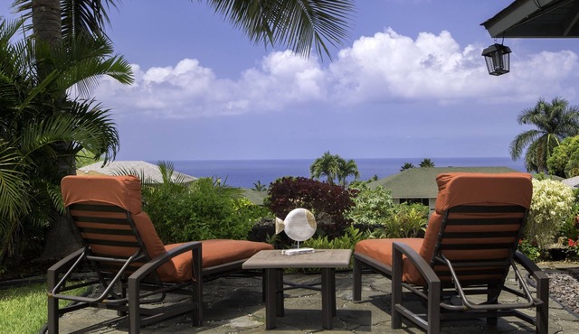 Hale Alaula - Ocean View: Private Home Near Kona Town w/Spa, AC, Spacious Lanai
