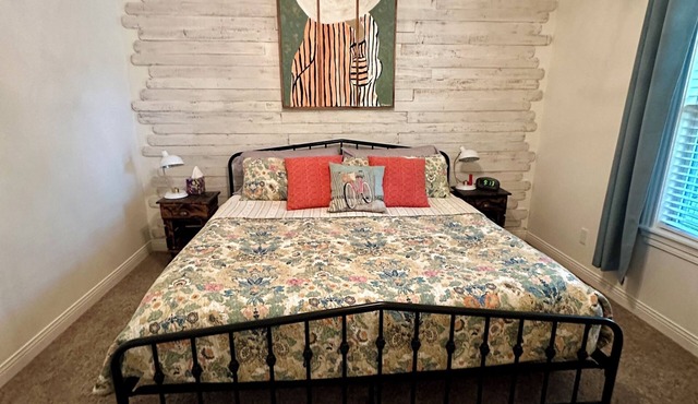 Hatteras Hideaway - Perfect for wanting to enjoy all that Columbia has to offer. in Columbia