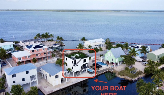 🐠 HEATED SWIM SPA/OPEN WATER VIEWS/BOAT DOCK/LUXURIOUS/ BUILT IN 2023🐬 in Big Pine Key