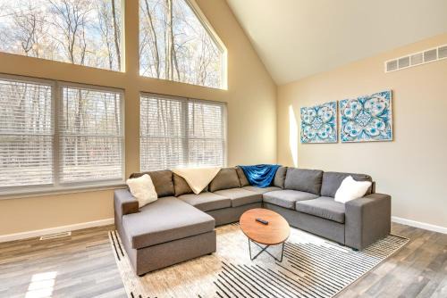 Hike & Ski: Pocono Lake Home w/Community Perks! in Pocono Lake