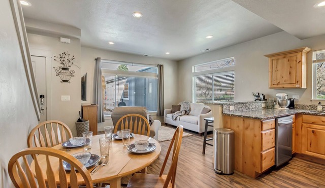 Hill Field Stays by Cloud Dream Homes in Layton