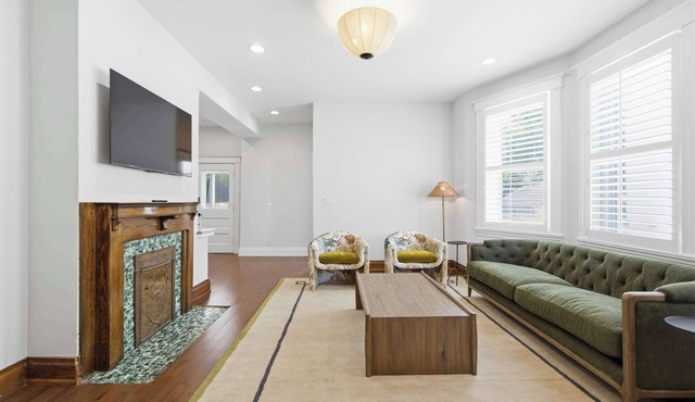 Hillside Hyde Park Home 4BDR in Cincinnati