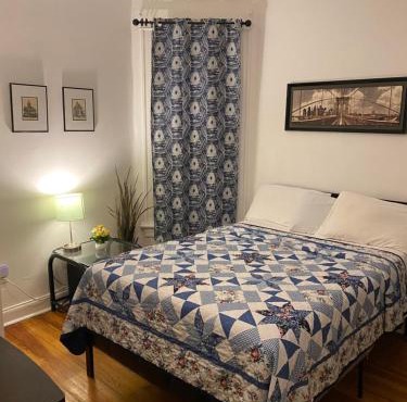 Hollywood Rentals LLC in Chicago