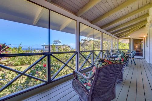 Honomu Home w/Screened Lanai + Ocean Views!