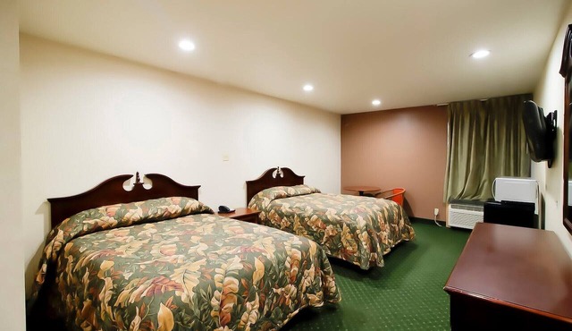 Houston|2 Queen Bed Non smoking in Houston