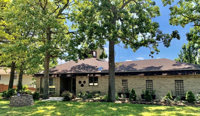 Huge Lakeview|Unique Retreat on Truman Lake|Outdoor Firepit/180°IndoorViews in Warsaw
