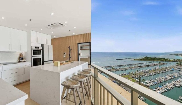 Ilikai 4BR for 12 - Ocean and Marina Views!