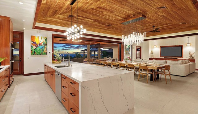 Incredibly panoramic ocean, golf, sunrise. Family-friendly villa in Kukuiula