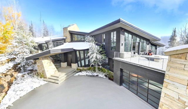 KBM Resorts| Walk to Slopes, Sports Court, Private Home Theater, Sleeps 17, Outdoor Hot Tub PCO-184M in Park City