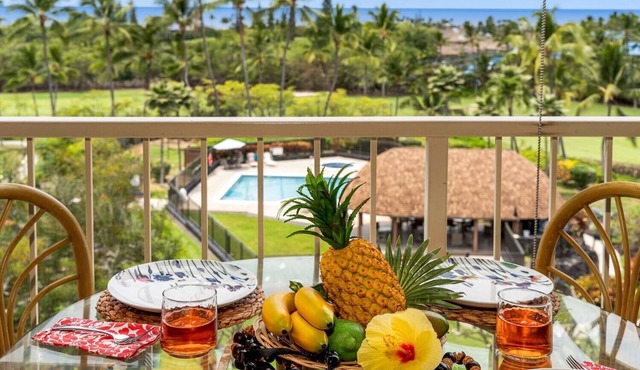 Keauhou Punahele B-308 Top Floor, Ocean Views, 3 bedrooms, 3 Bathroom!