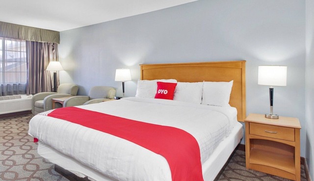 King Bed with Pull Out in Ingleside TX
