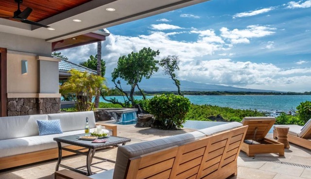 Kolea Kai Oceanfront 4 BR Sleeps 11 Perfect for Couples Complimentary Car with 6 Nights Hale Nani by KBM