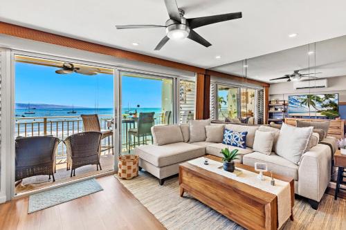 Lahaina Roads 306