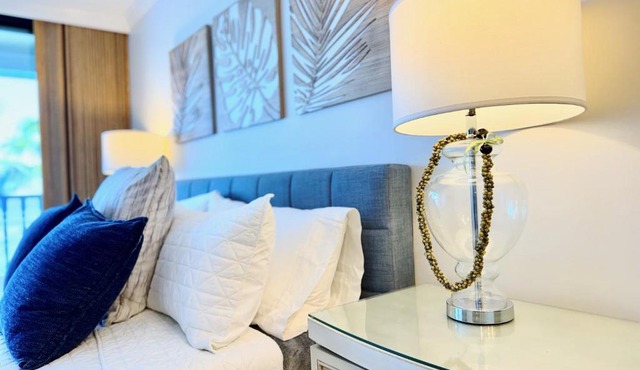 Lahaina Shores Oceanfront Studio
