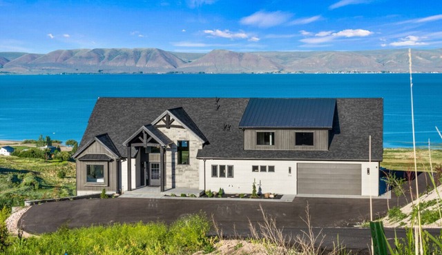 Lake Haven-11 Bedrooms - Sleeps 70+ - Indoor slide in Fish Haven