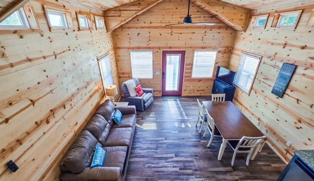 Lakefront Cabin | The Maybelle | Belle Starr Marina in Texanna