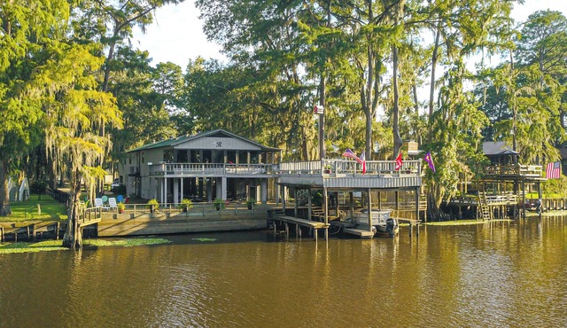 Lakefront Home: Deck, Grills & Fire Pit in Karnack in Karnack