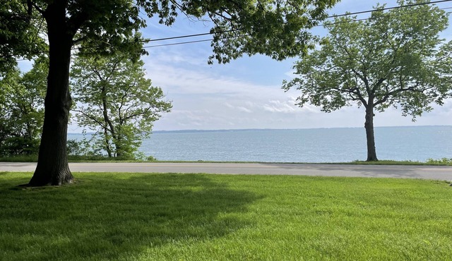 Lakefront place for you in Kelleys Island