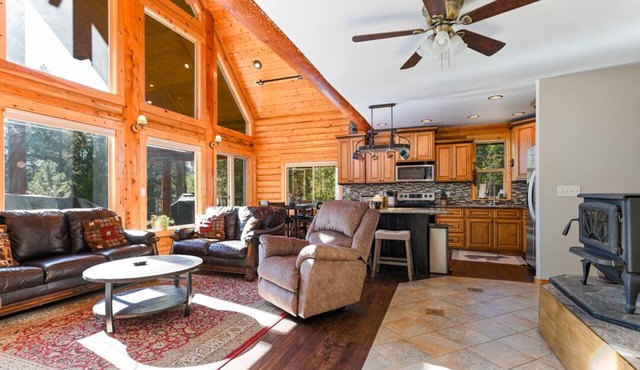 Log Cabin Getaway: WIFI, GameRoom, Firepit, pets OK! in Cascade