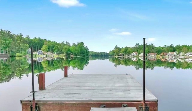 🌊 🦆 Loon's Landing ☀️ 🛶: Sunset-Facing Maine Cottage w/hot tub & grill! in Lebanon